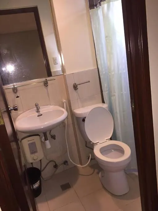 Spacious Studio Apartment B206 Manila