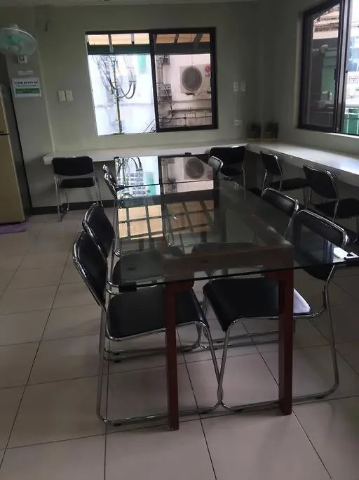 Spacious Studio Apartment B206 Manila